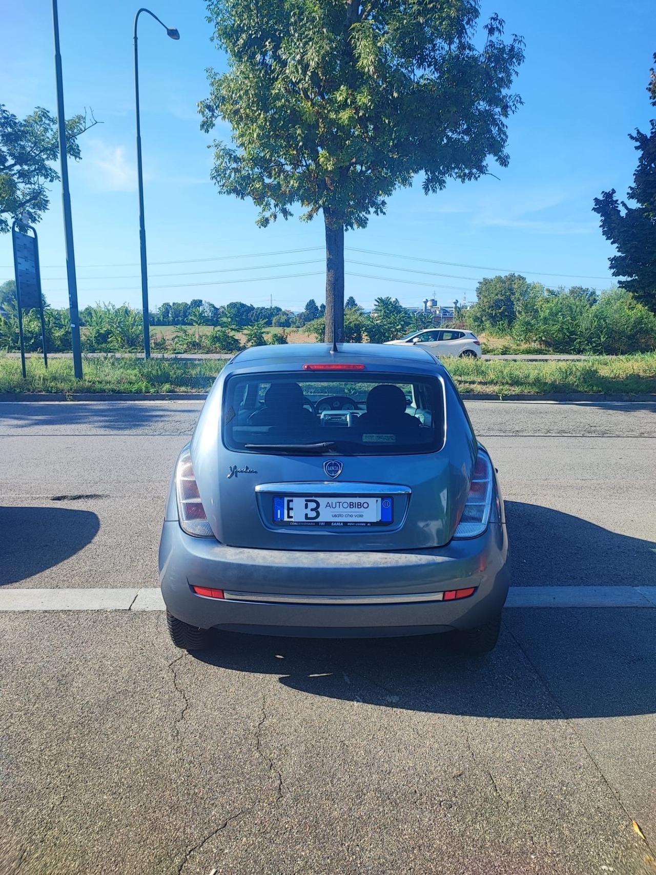 Lancia Ypsilon 1.2 69 CV Unyca