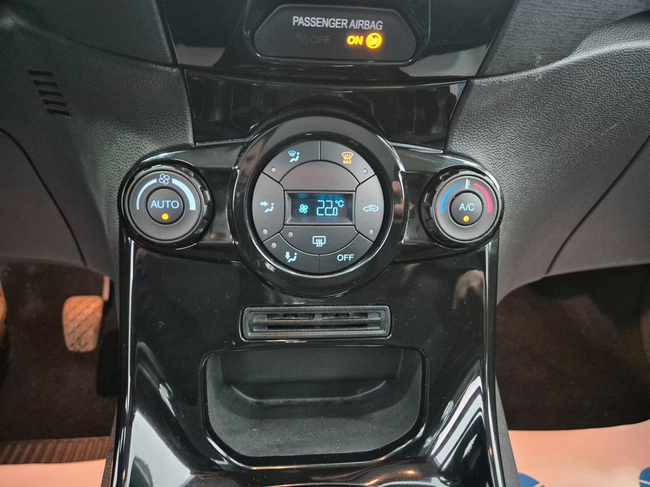 Ford Fiesta 1.4 5p. Bz.- GPL Titanium