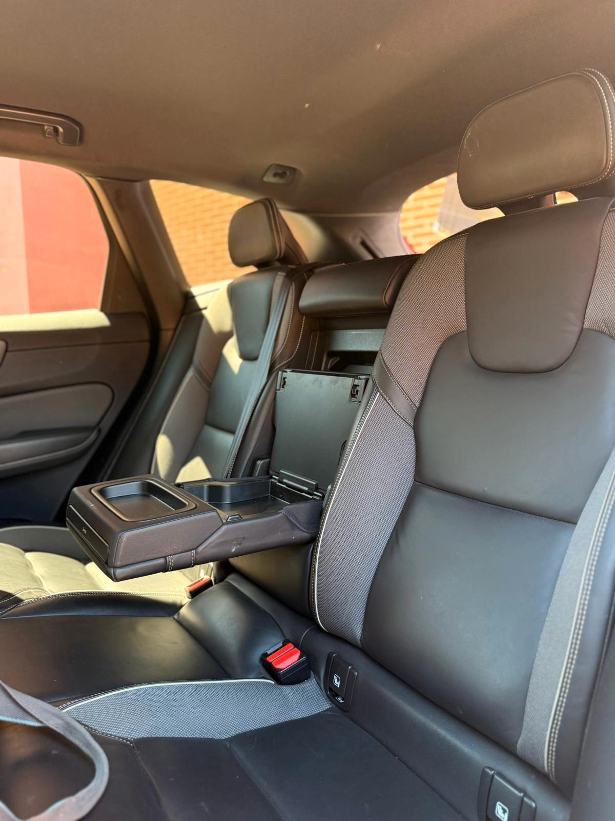 Volvo XC 60 XC60 B4 (d) AWD Geartronic R-design