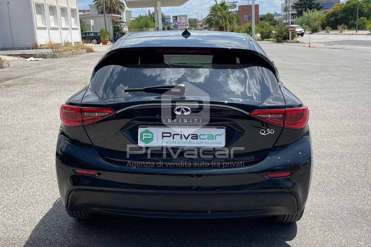 INFINITI Q30 1.5 diesel City Black Edition