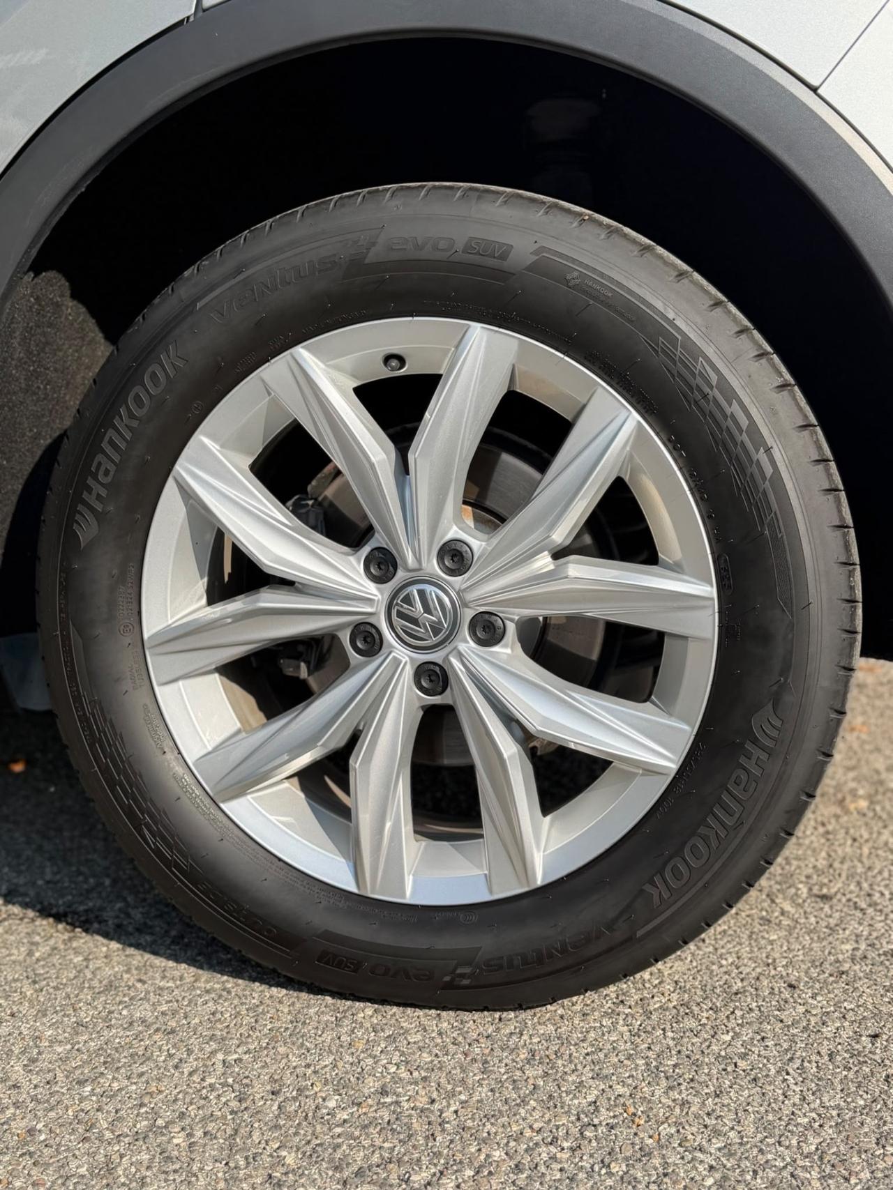 Volkswagen Tiguan 2.0 TDI SCR DSG 4MOTION Sport BMT