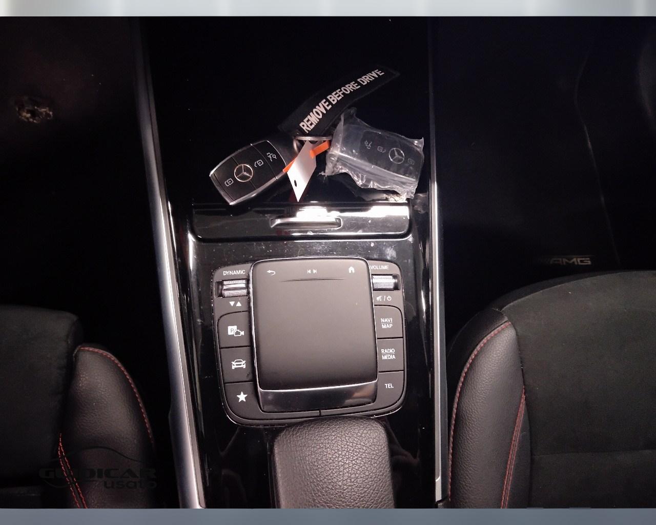 Mercedes-Benz GLB - X247 2019 - GLB 180 d Premium auto