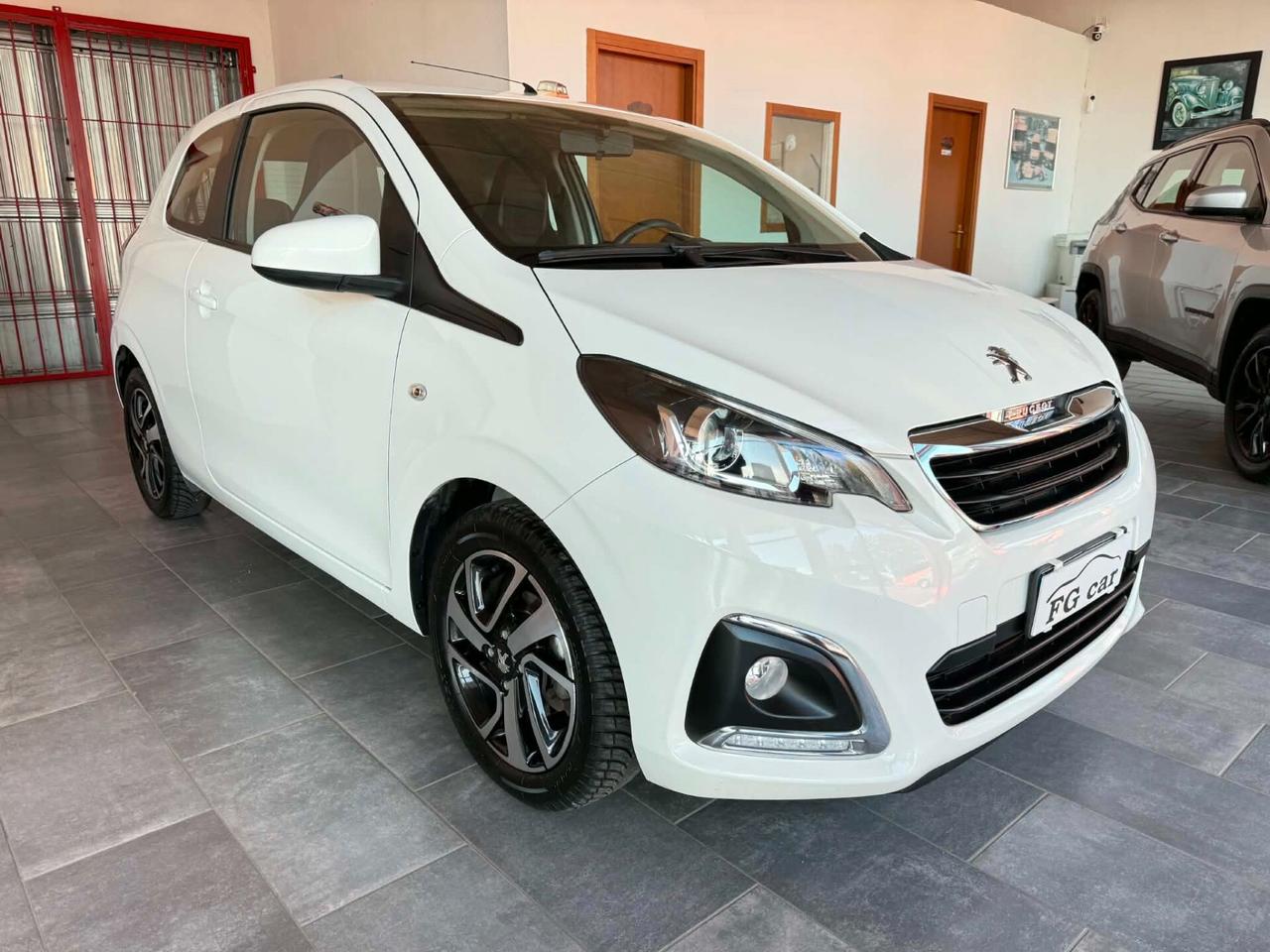 Peugeot 108 1.2 82Cv 3 porte Allure NEOPATENTATI