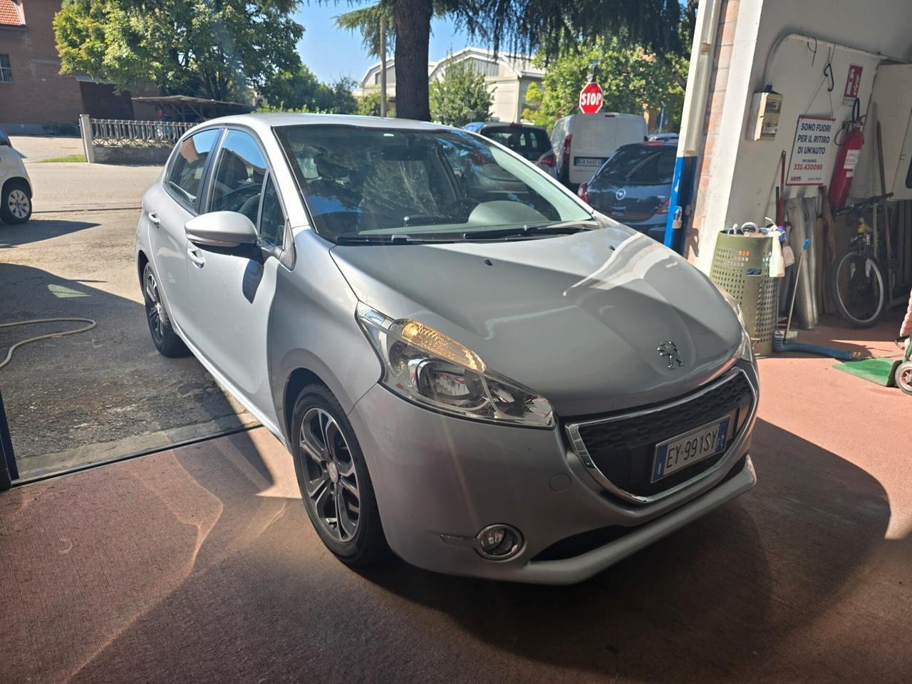 Peugeot 208 1.4 VTi 95 CV 5p. GPL Access 99,,00