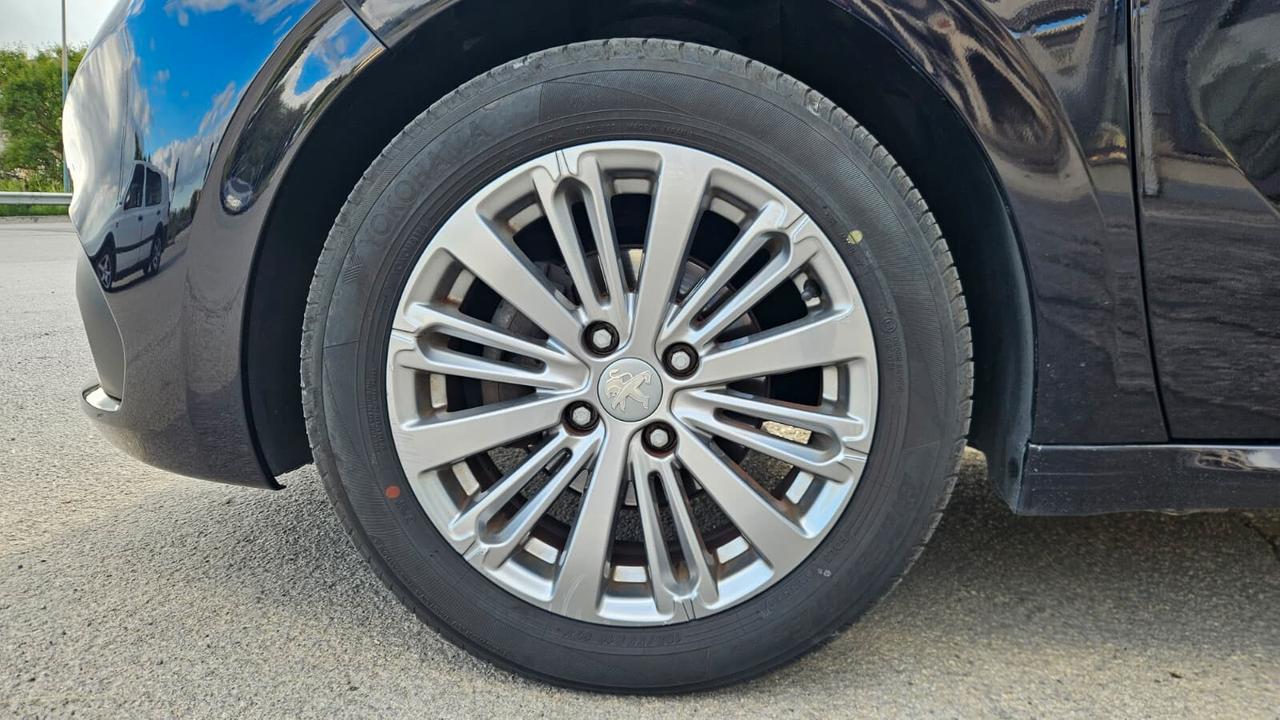 Peugeot 208 1.2 82cv 5p. Benzina/GPL Allure