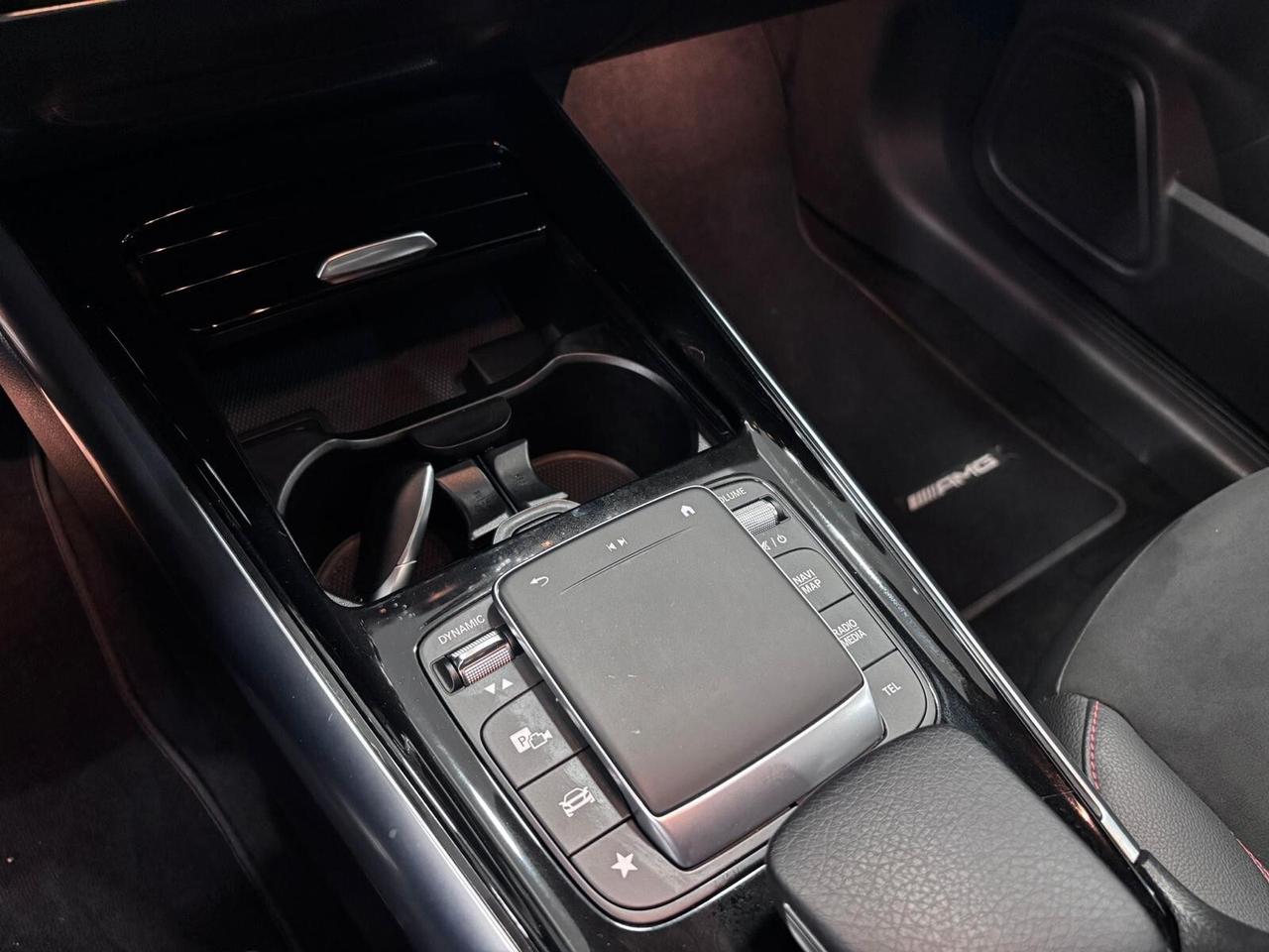 MERCEDES-BENZ GLA200D PREMIUM AMG NAVI-LED