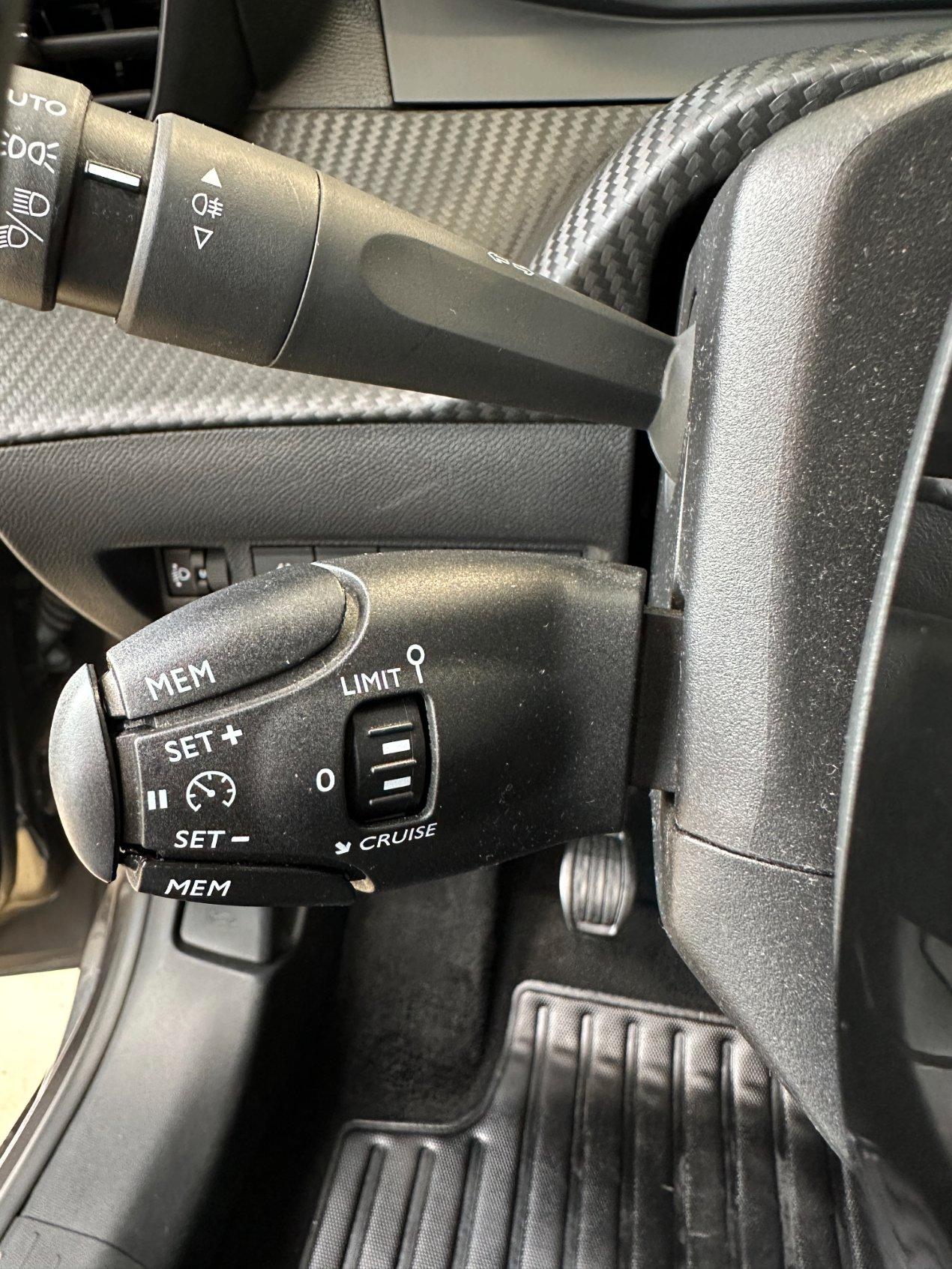 Peugeot 208 5 Pt 1.2 puretech Active s&s 75cv - Carplay - Camera