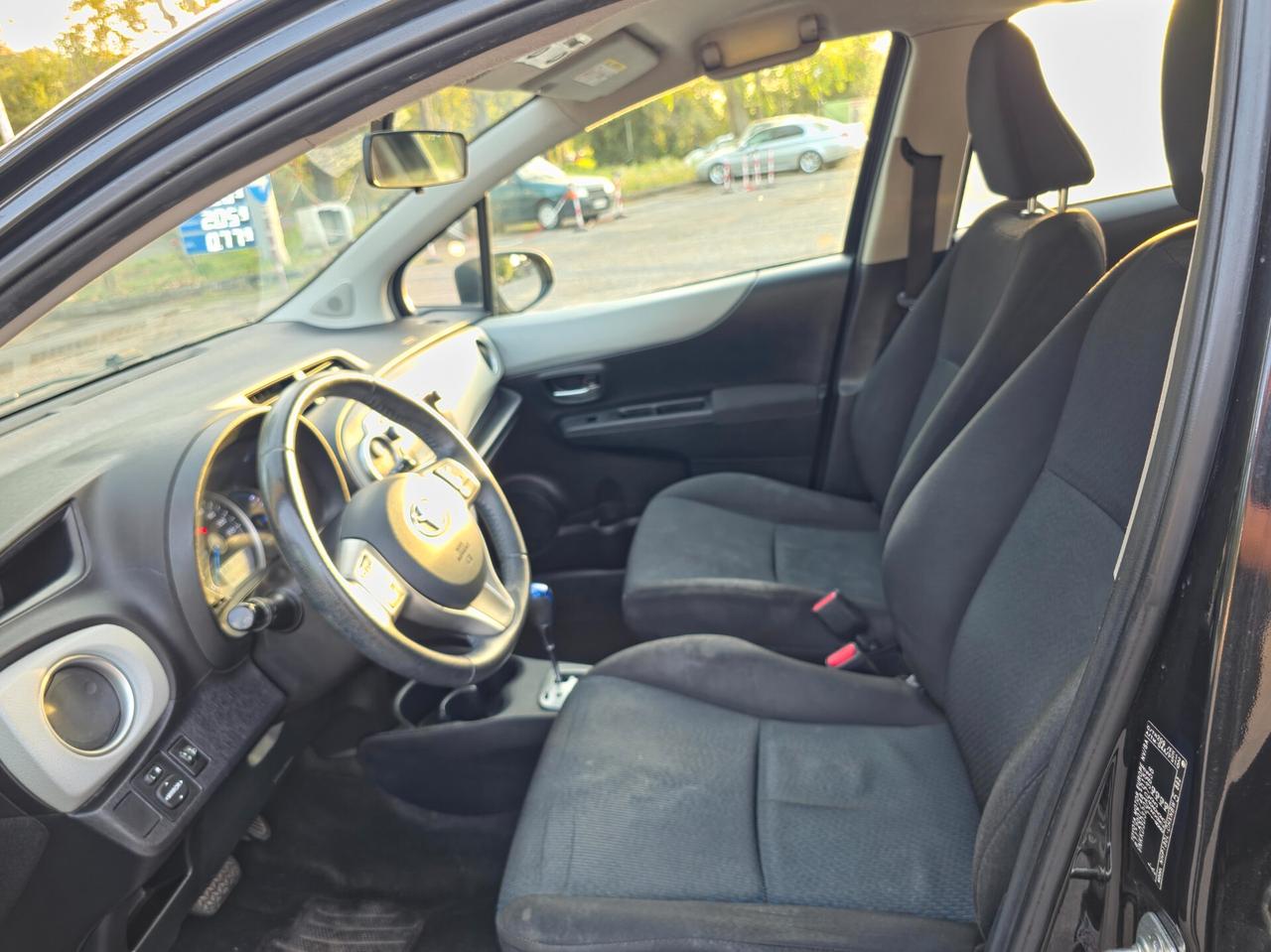Toyota Yaris 1.5 Hybrid 5 porte Lounge E5B Automatico NEO 2014