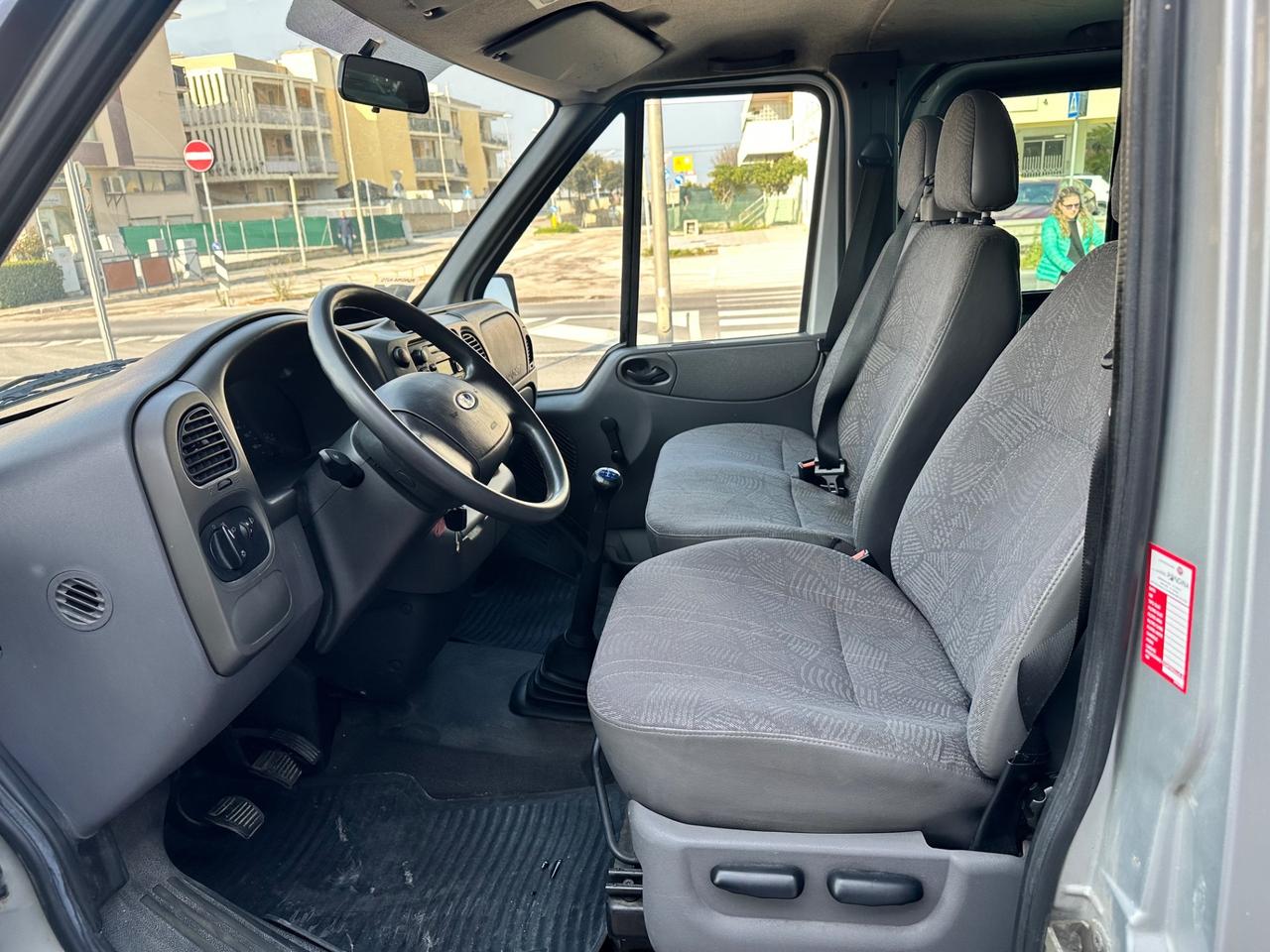 Ford Transit 9 posti t300 2.0 TD/100 74kw 101cv neopatentati