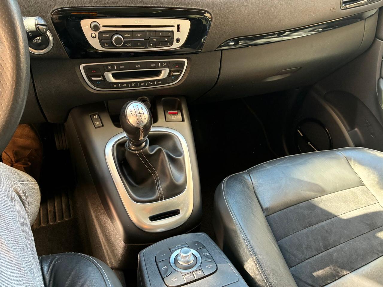 Renault Scenic1.6dCi130CV Tetto navi retro-12