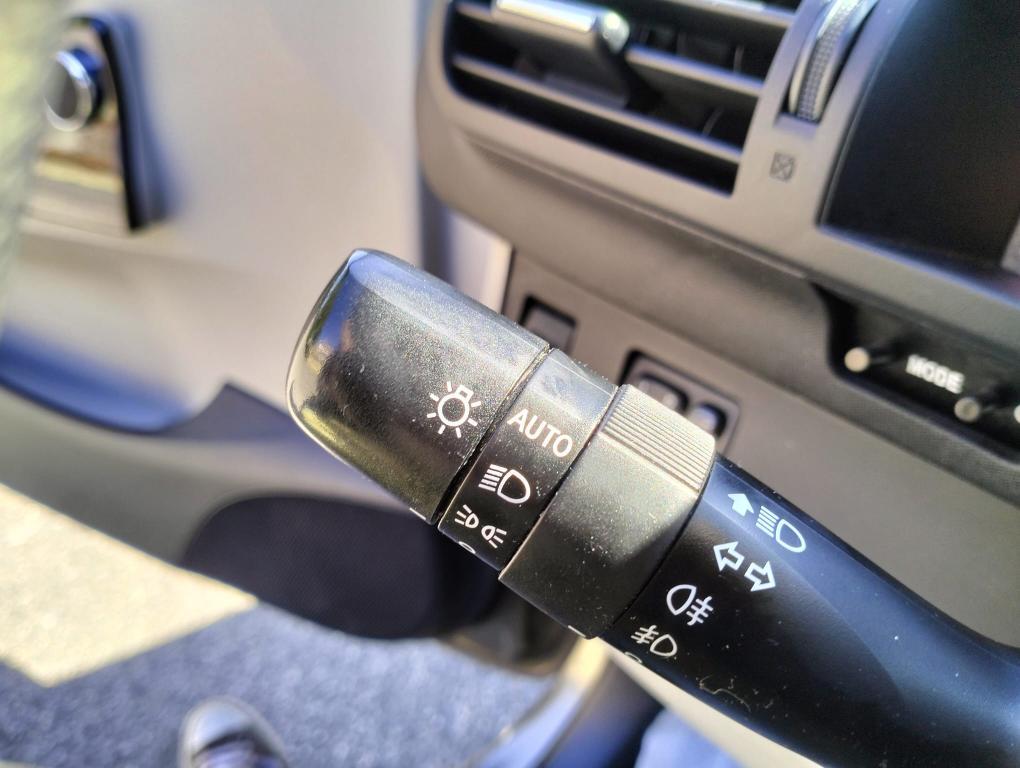 Toyota iQ 1.3 executive cvt E5