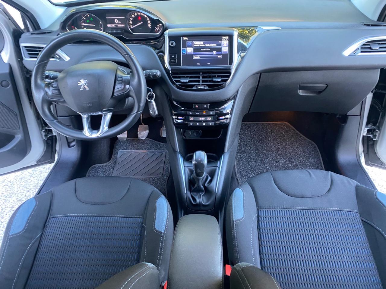 Peugeot 208 PureTech 82 5 porte Allure NEOPATENTATI!!!