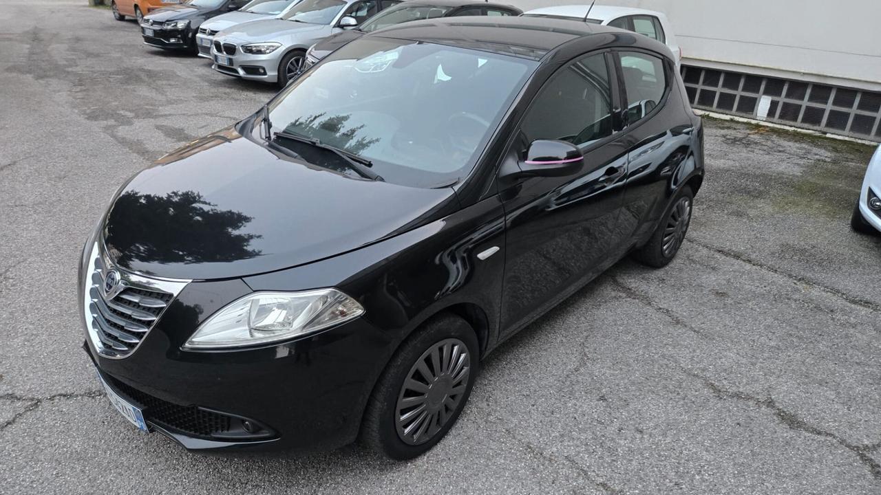 Lancia Ypsilon 1.2 69 CV 5 porte S&S Platinum
