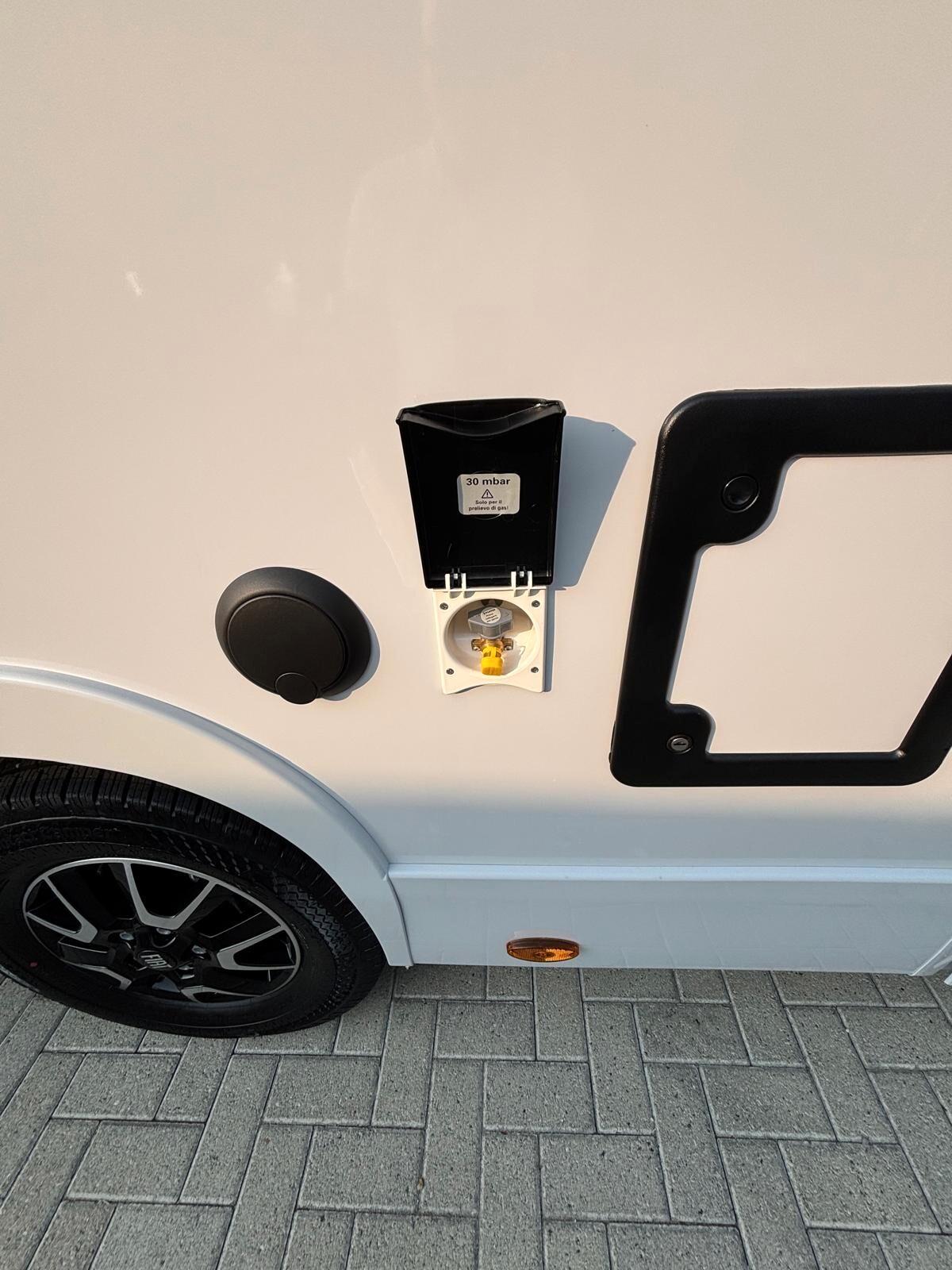 Ci International Horon 90M Sport camper