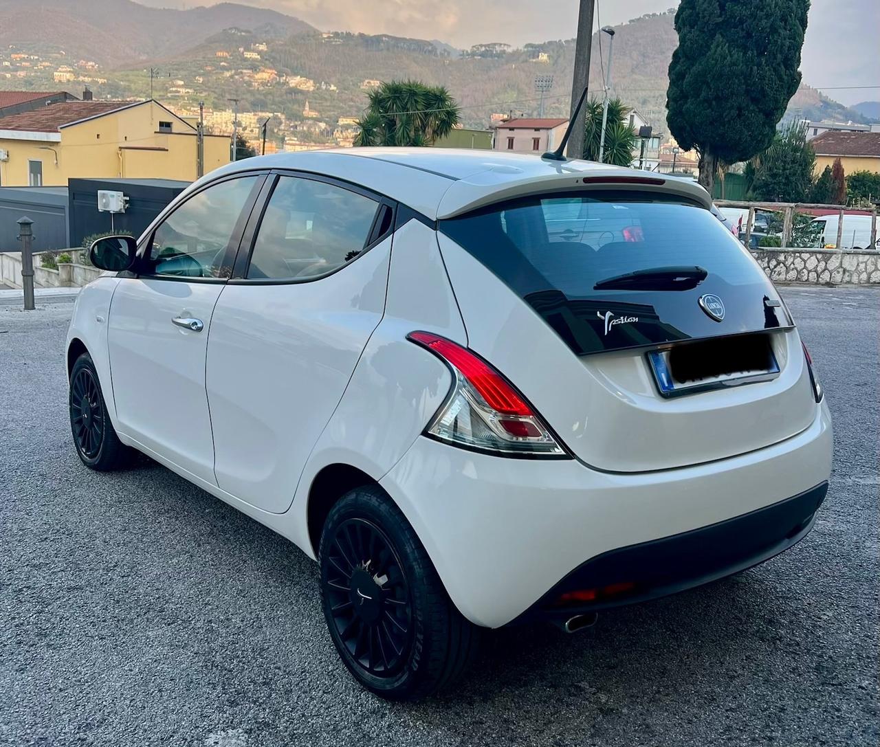 Lancia Ypsilon 1.0 5 porte Acc.Permute
