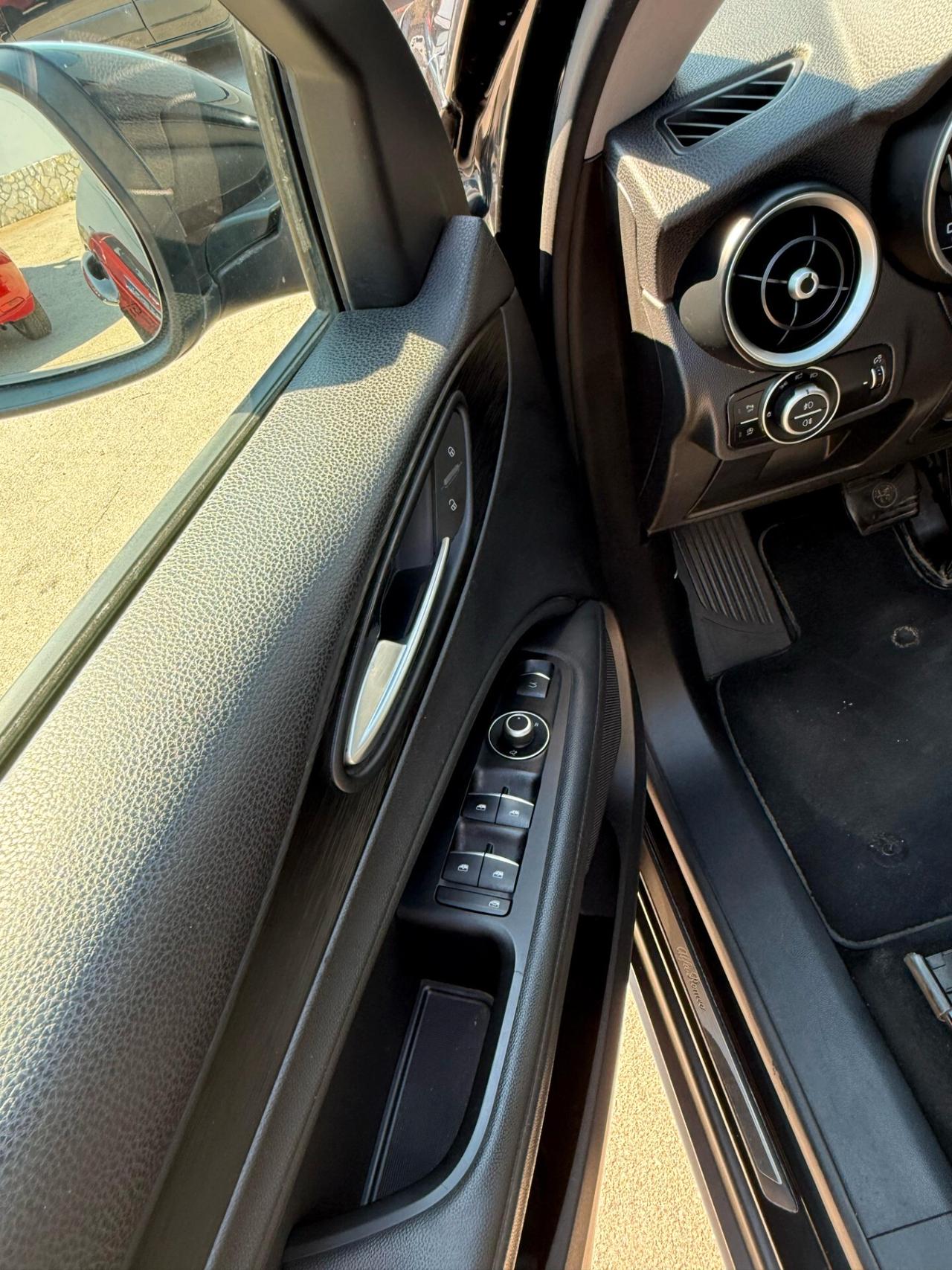 Alfa Romeo Stelvio 2.2 Turbodiesel 180 CV AT8 RWD Super