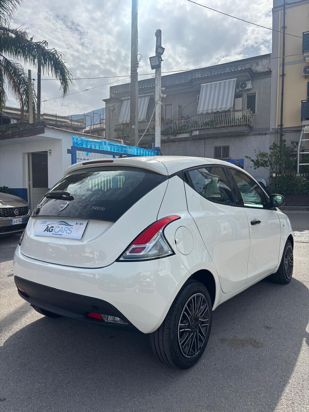 Lancia Ypsilon 1.0 FireFly 5 porte S&S Hybrid Ecochic Gold