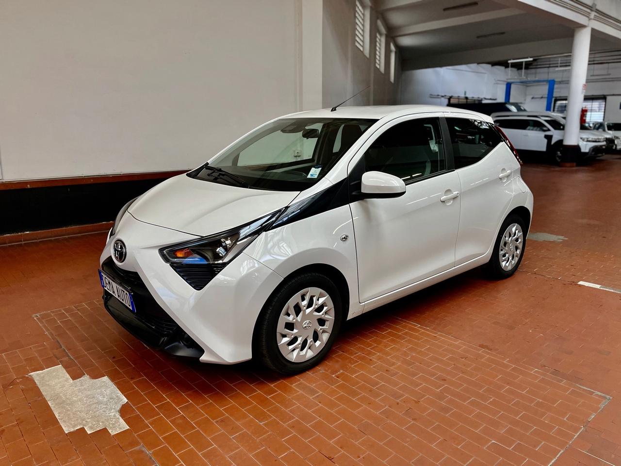 Toyota Aygo Connect 5p 1.0 x-cool 72cv