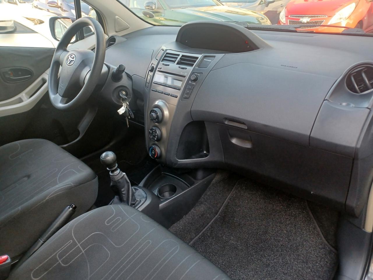 Toyota Yaris 1.4 D-4D 90 CV 5 PORTE ANNO 2010