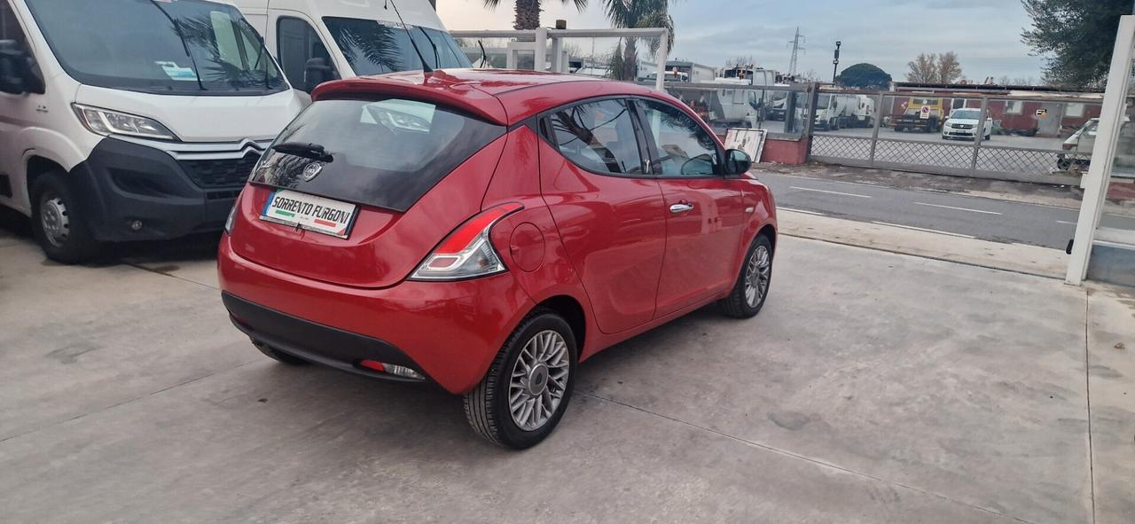 Lancia Ypsilon 0.9 TwinAir 85 CV 5 porte S&S DFN Platinum