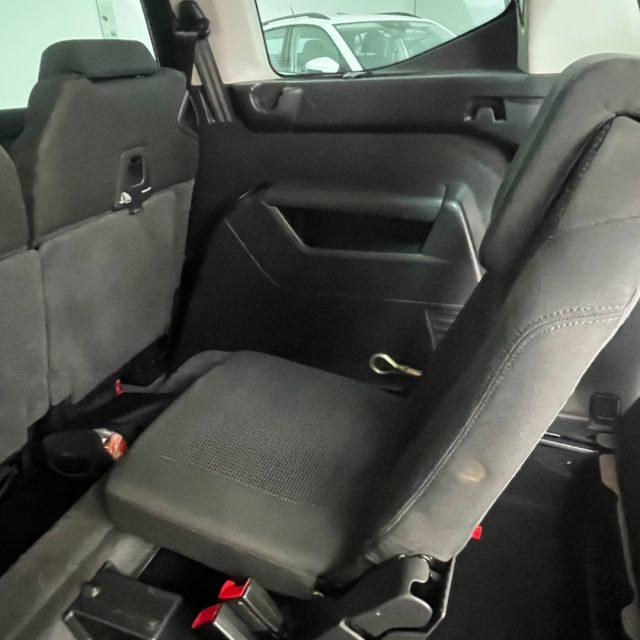 PEUGEOT 5008 1.6 HDi 115CV Allure