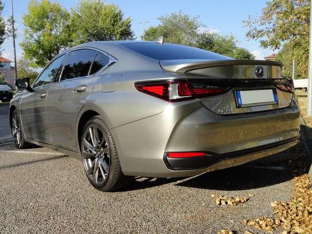 Lexus ES 300 ES 300h 2.5 F Sport cvt