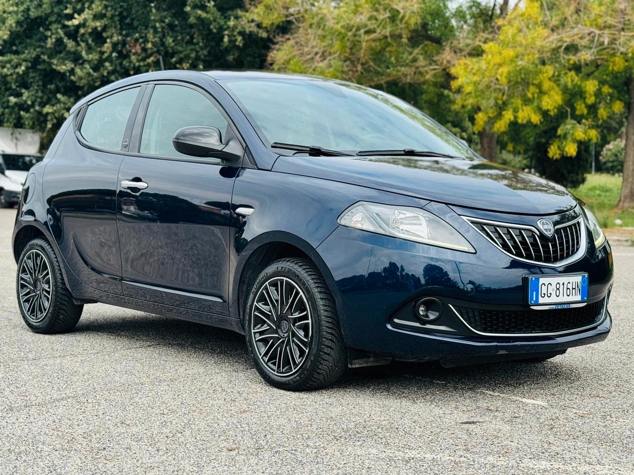Lancia Ypsilon 1.0 FireFly 5 porte S&S Hybrid Ecochic Gold -TUA SENZA VINCOLI-