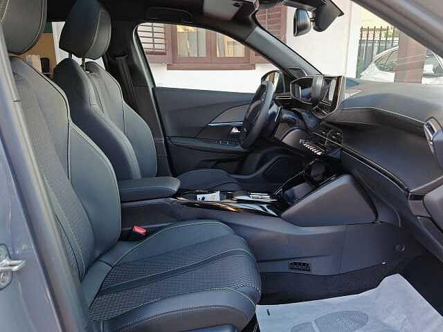 Peugeot 2008 Hybrid 136 e-DCS6 GT