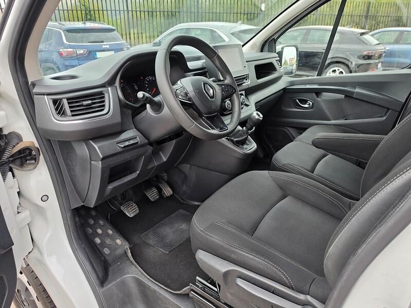 RENAULT Trafic T27 2.0 dCi 150 L1H1 TOUCH 8 CAM 23