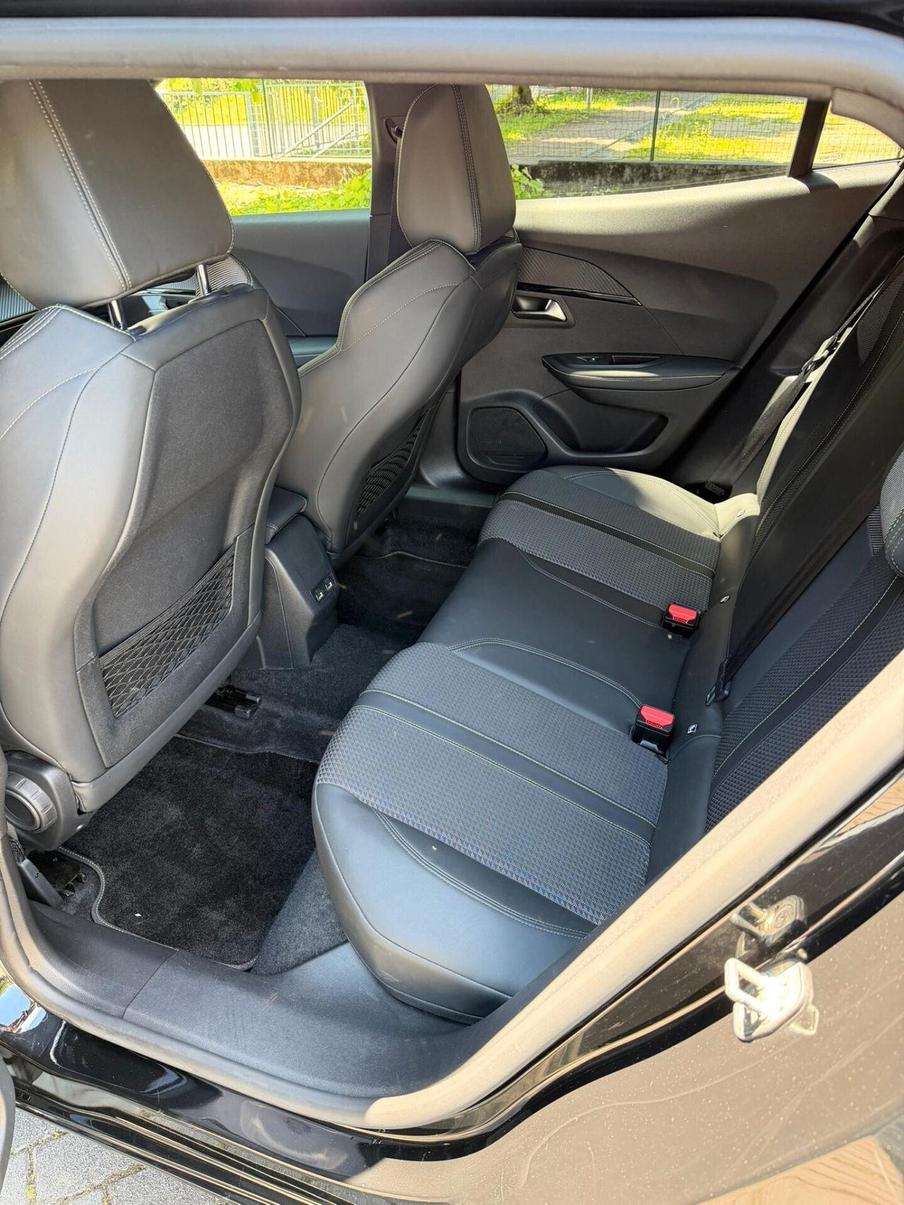 Peugeot 2008 PureTech 130 S&S EAT8 GT Line
