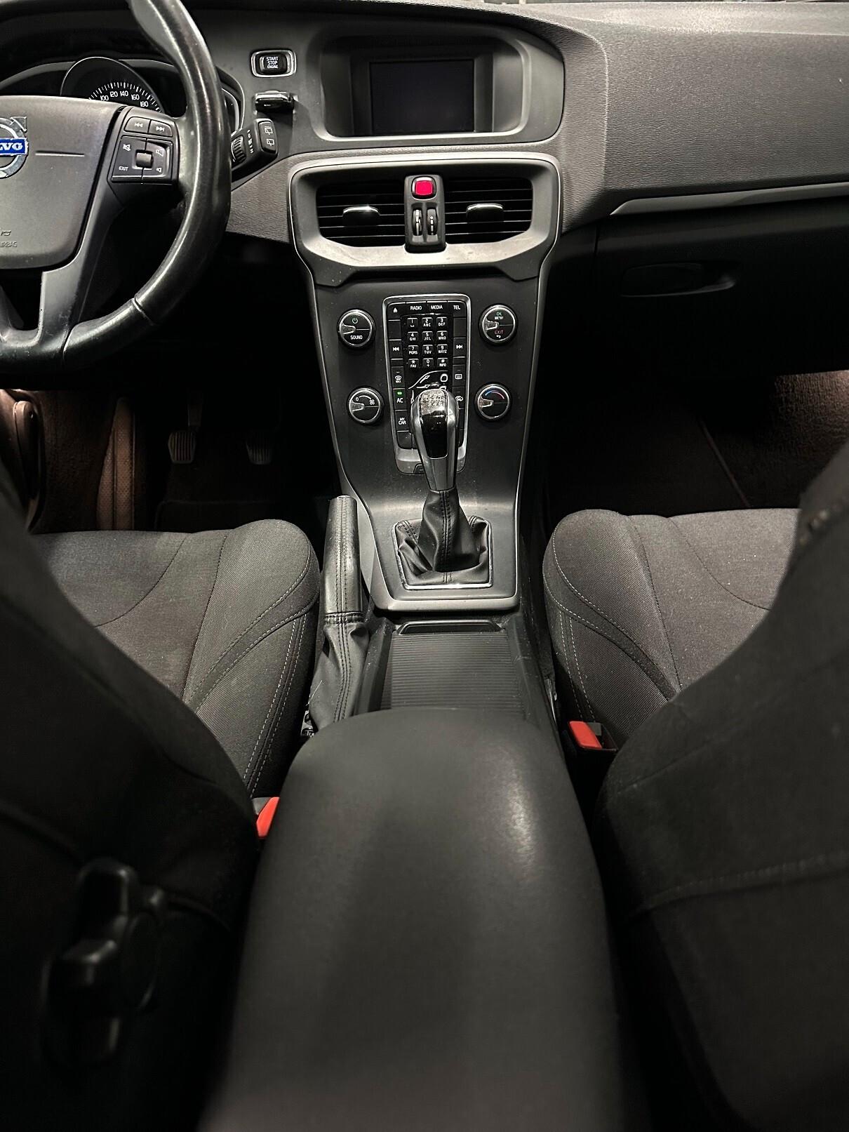 Volvo V40 1.6 D2 KINETIC - PER NEOPATENTATI