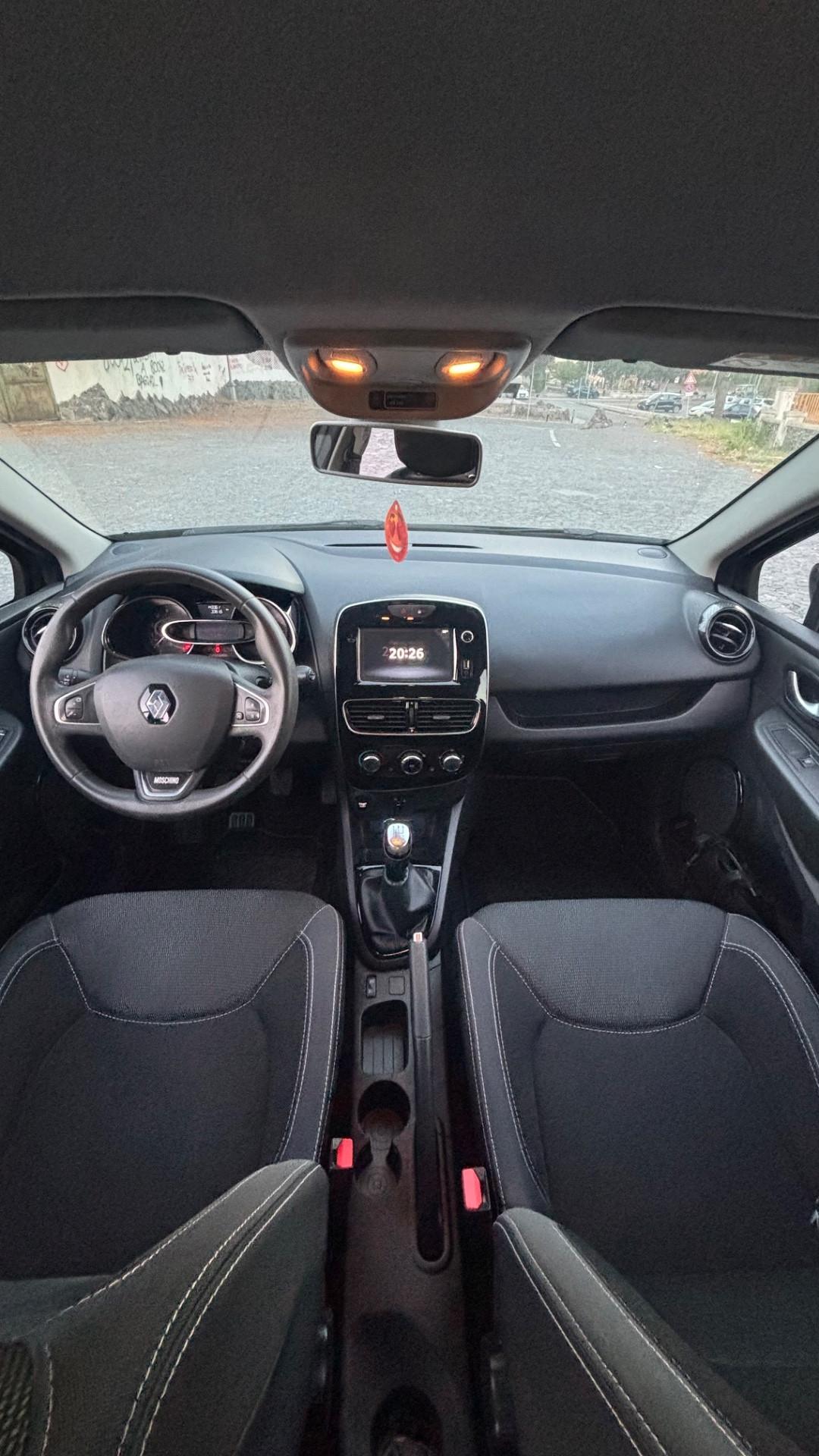 Renault Clio dCi 8V 75 CV 5 porte Moschino Life
