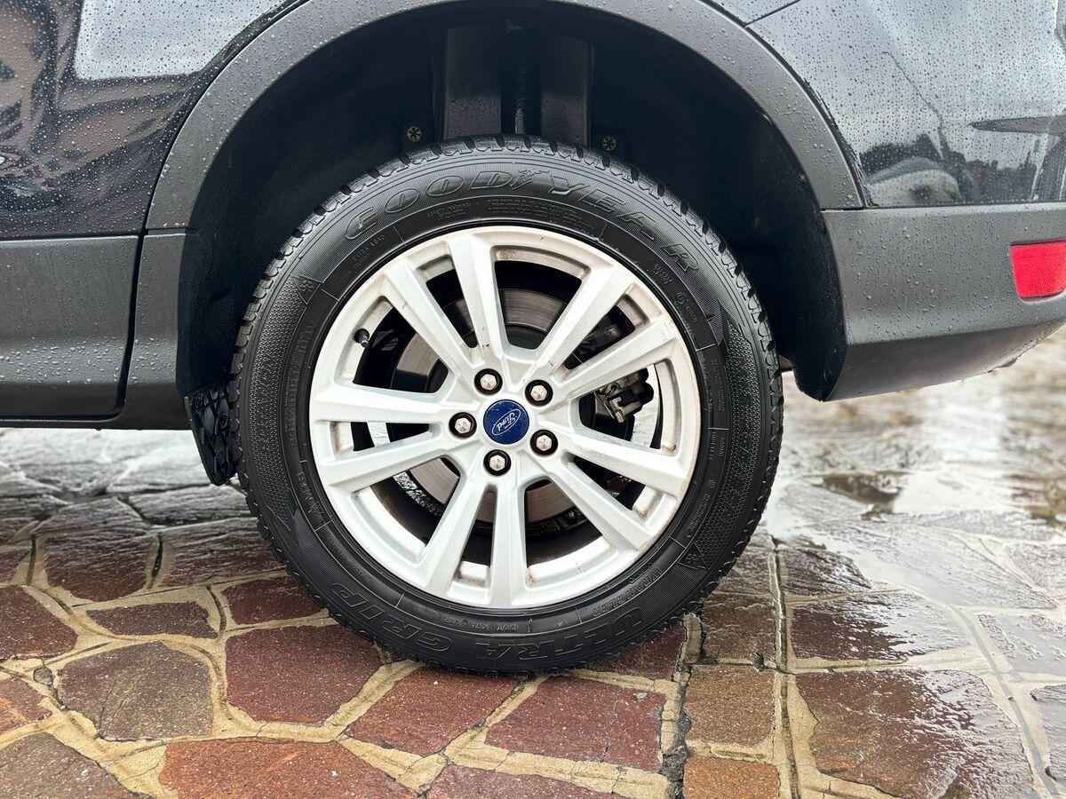 Ford Kuga 2.0 tdci Business s&s 2wd 120cv powershift my19.25