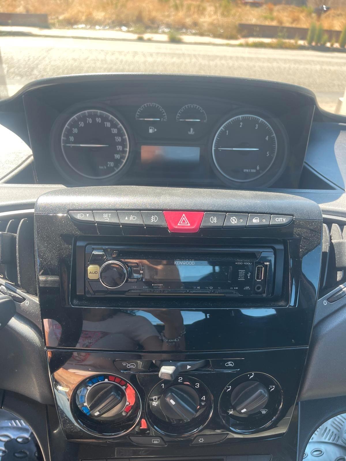 Lancia Ypsilon 1.3 MJT 16V 95 CV 5 porte S&S Silver