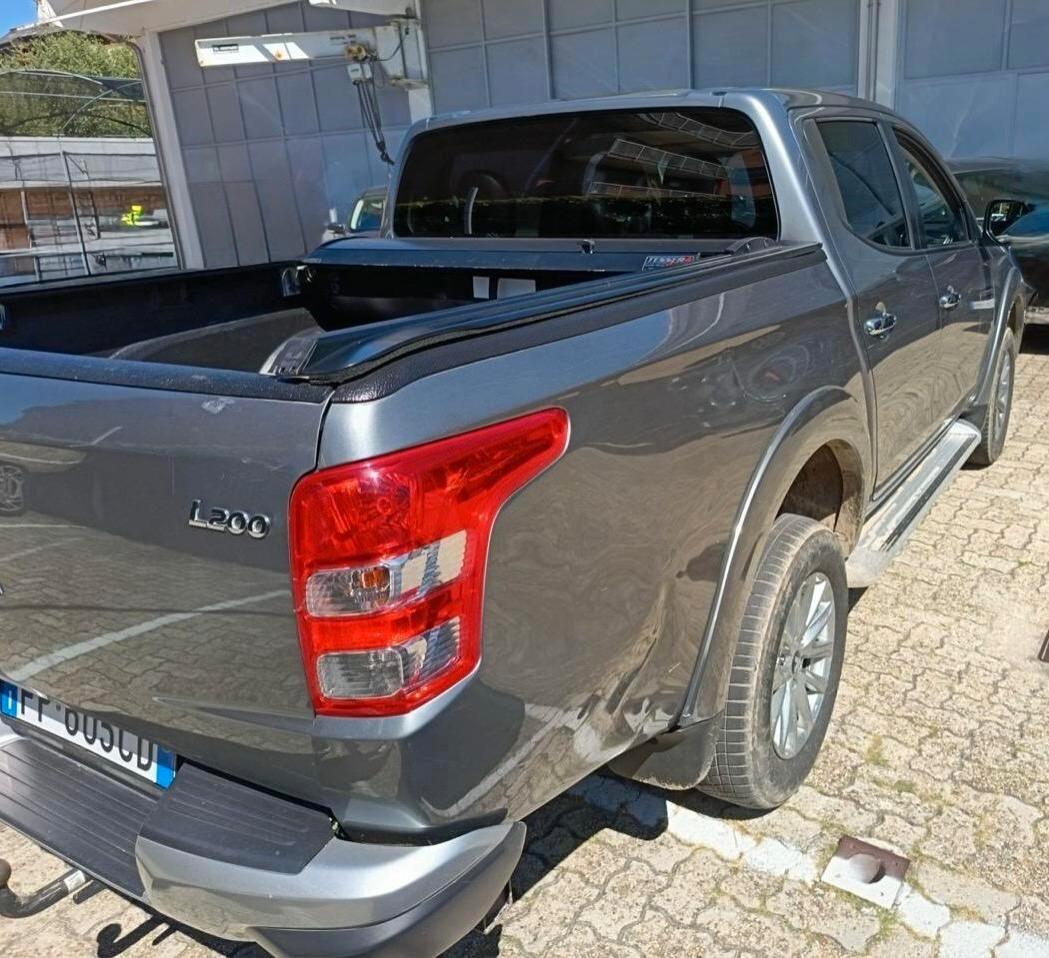 Mitsubishi L200 2.4 DI-D/181CV Double Cab