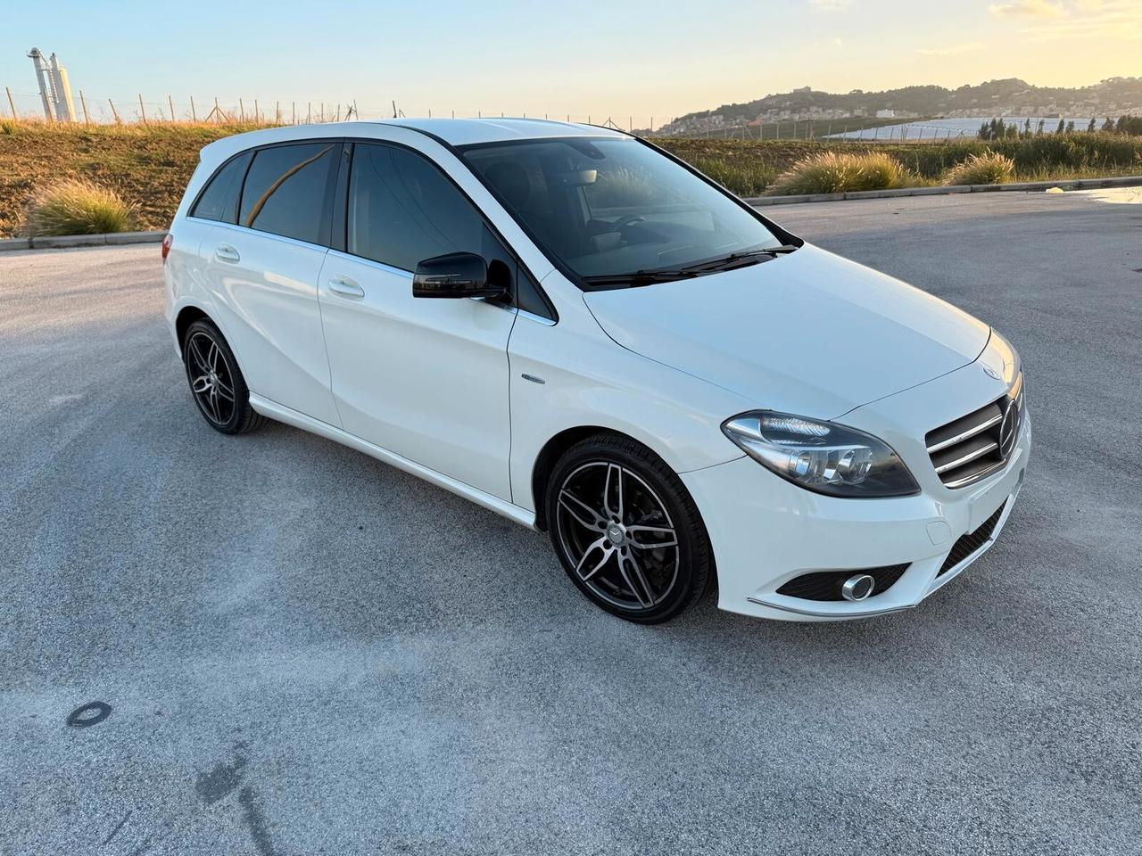Mercedes-benz B 200 CDI BlueEFFICIENCY Premium