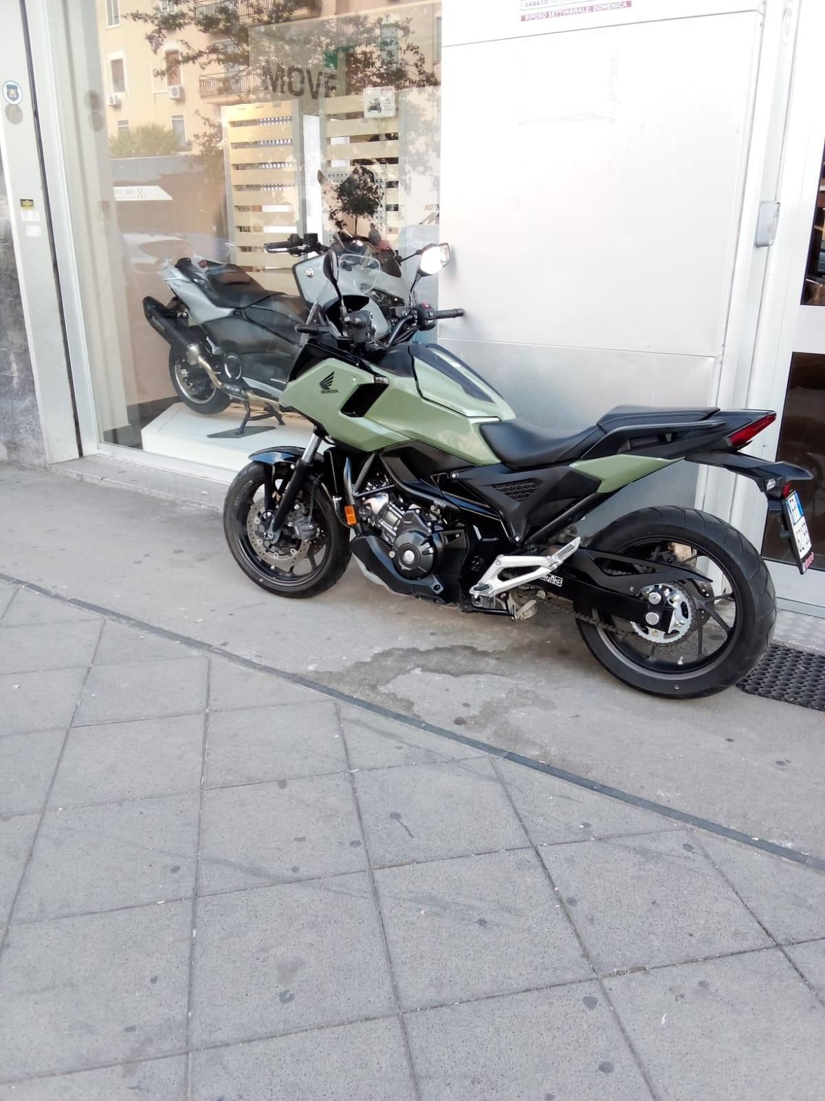 Honda NC 750 CAMBIO DCT