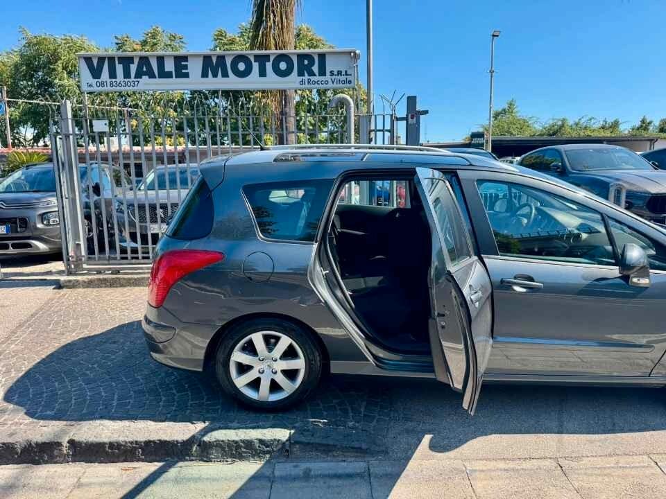 Peugeot 308 1.6 HDi 110CV 7 POSTI