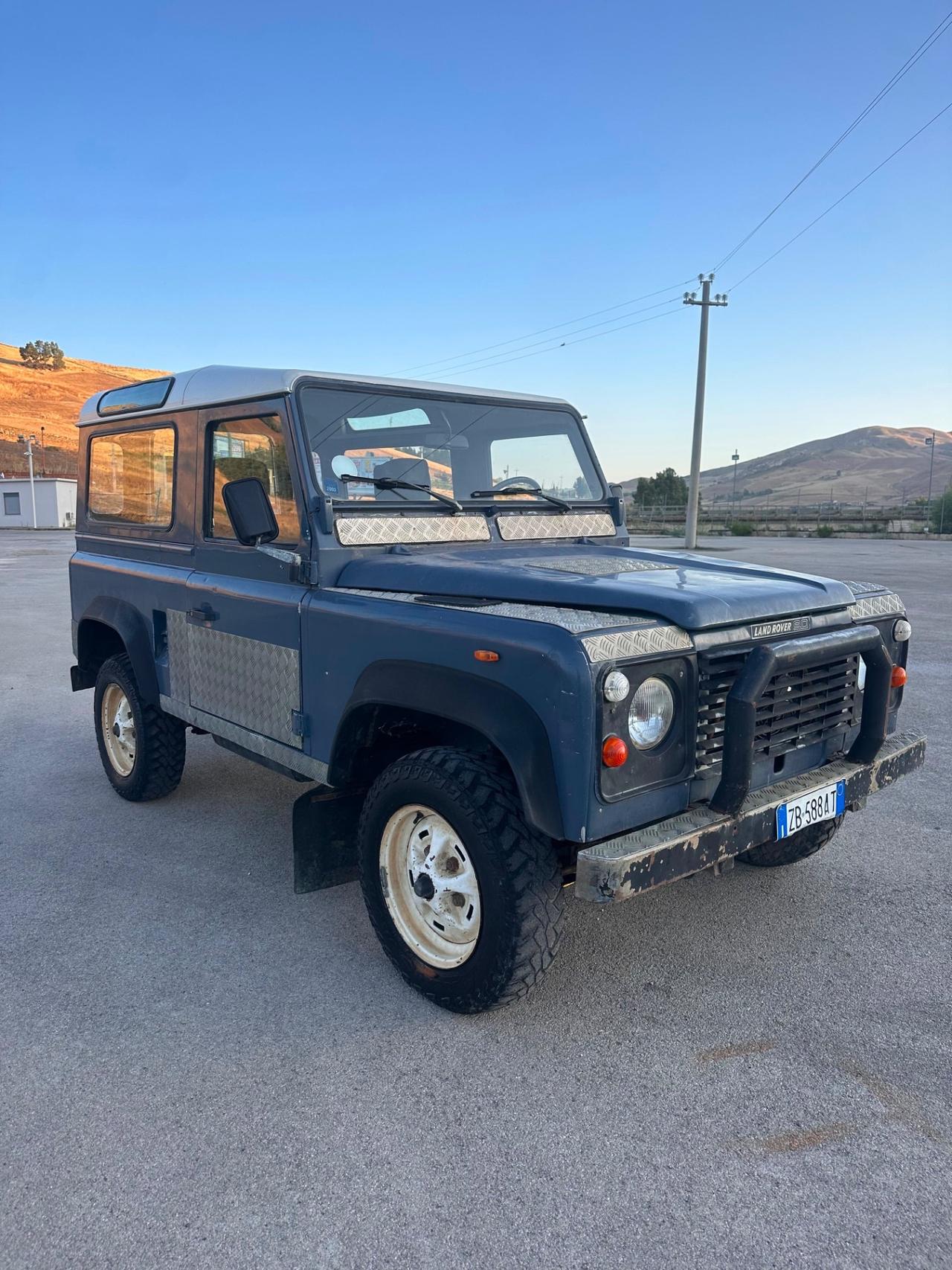 Land Rover Defender 90 turbodiesel Hard-top