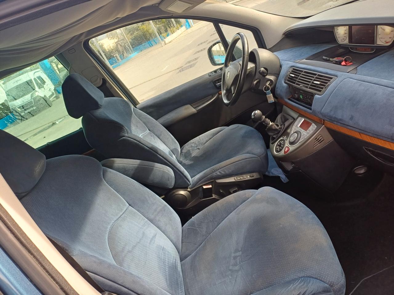 Lancia Phedra 2.2 MJT Platino 2010