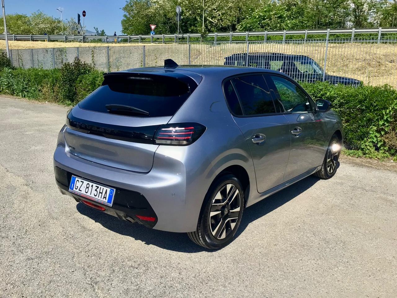 Peugeot 208 1.2 100cv Allure S&S