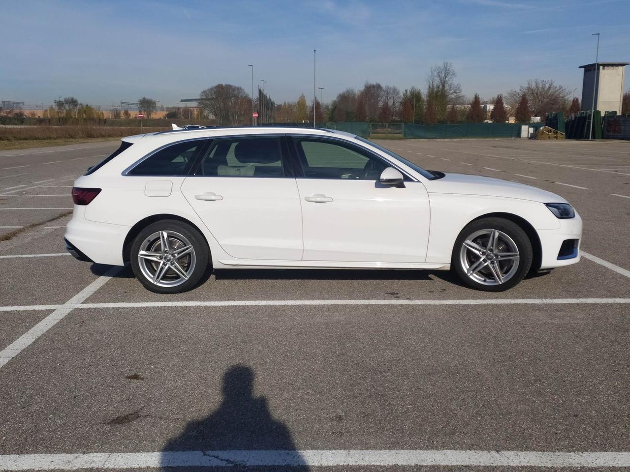 Audi A4 Business Advanced 2.0 35 TDI MHEV #8151