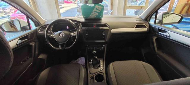 VOLKSWAGEN Tiguan 1.5 TSI Sport BlueM. Tech R-LINE