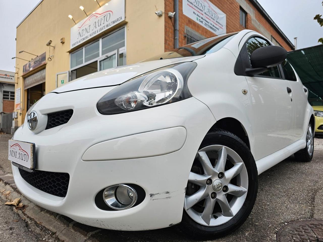 Toyota Aygo 1.0 68cv Now Connect*Clima*Navi*Cerchi*Neopatentati