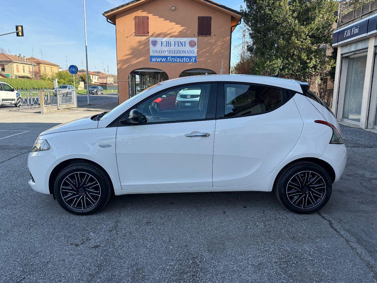 LANCIA - Ypsilon - 1.0 FireFly 5p. S&S Hybrid GOLD