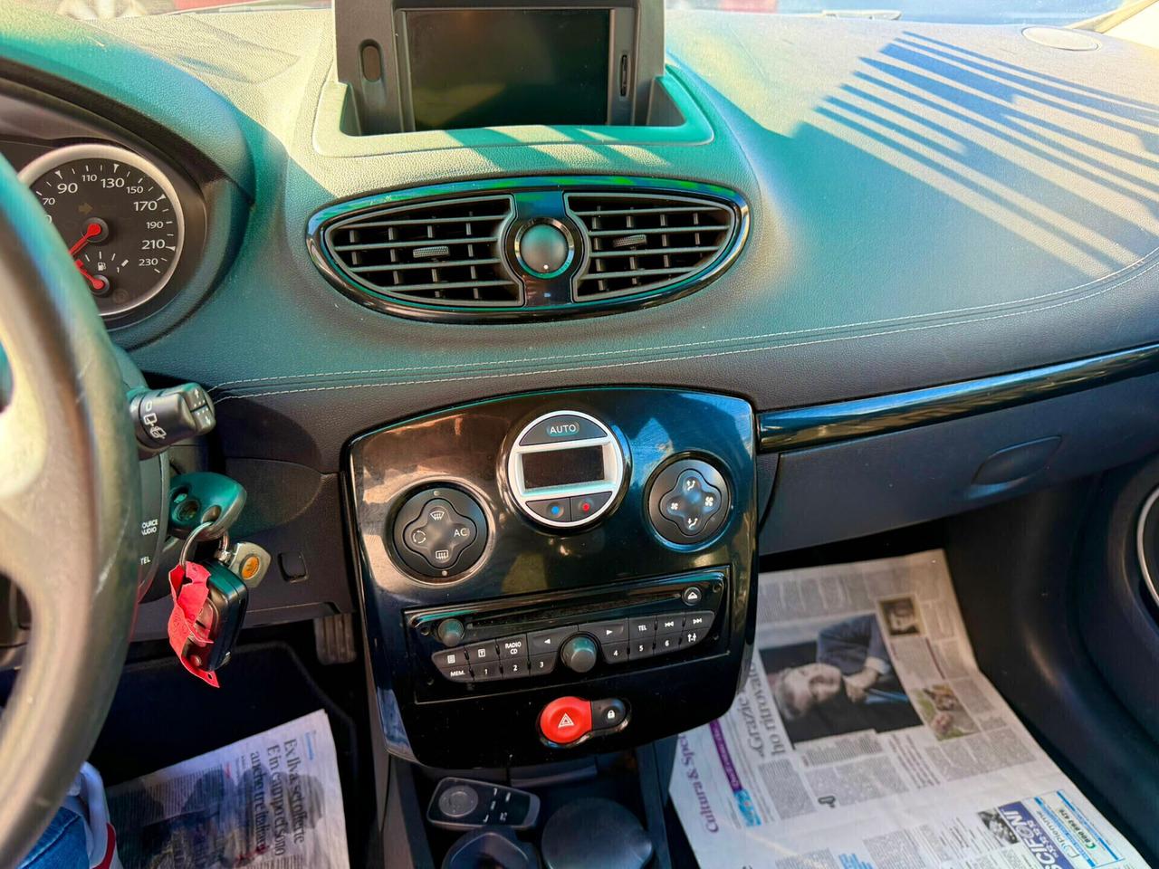 Renault Clio 1.2 16V 5 porte Live! - Anno 2011 - NEOPATENTATO