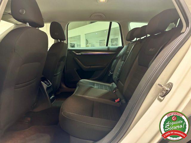 SKODA Octavia 2.0 TDI CR 180CV 4x4 DSG Wagon Scout *GANCIO*