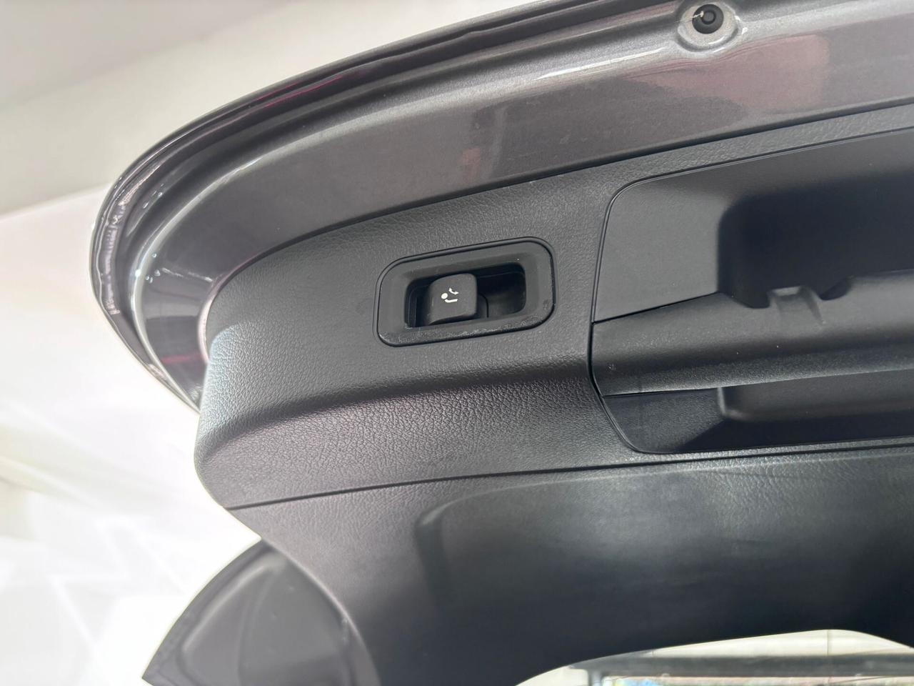 MERCEDES-BENZ GLA 200D AUTOMATIC SPORT PLUS