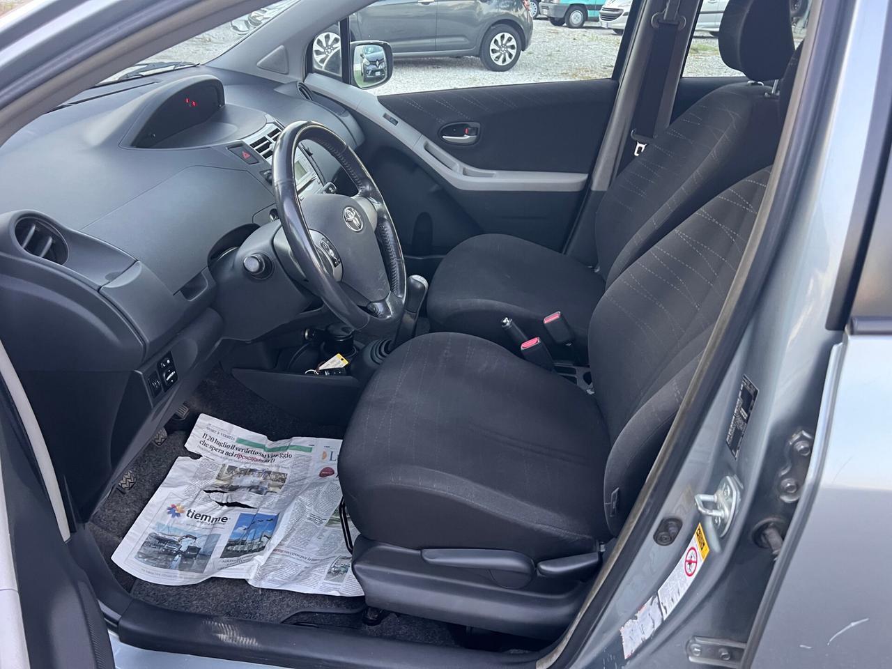 Toyota Yaris 1.0 5 porte