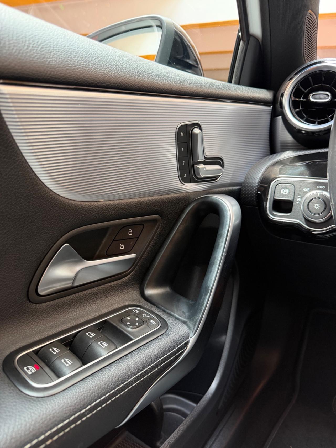 Mercedes-benz A 250e PLUG-IN Sport